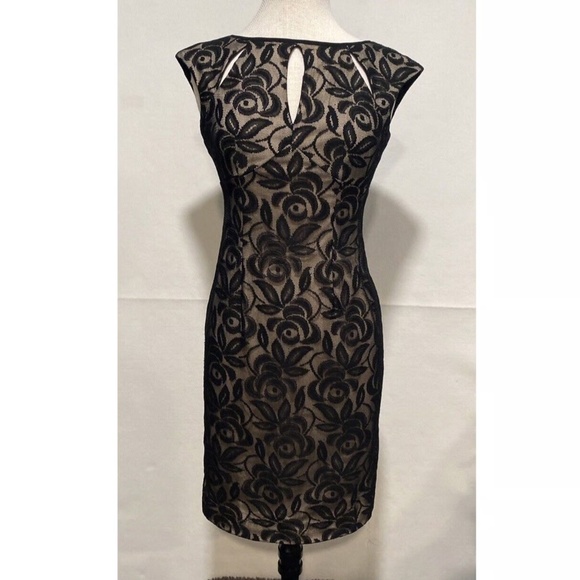 Maggie London Black Lace Sheath Sleeveless Dress - Picture 1 of 6